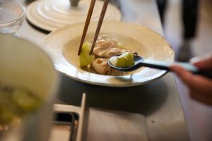 ●子メロンと鶏肉のフリカッセ（フランス）